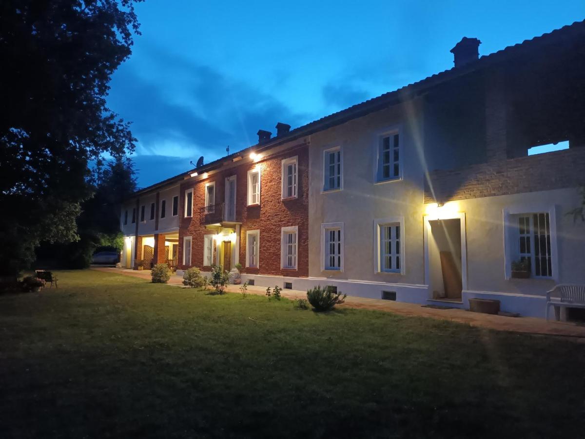 Guest House La Carolina Tigliole Екстериор снимка