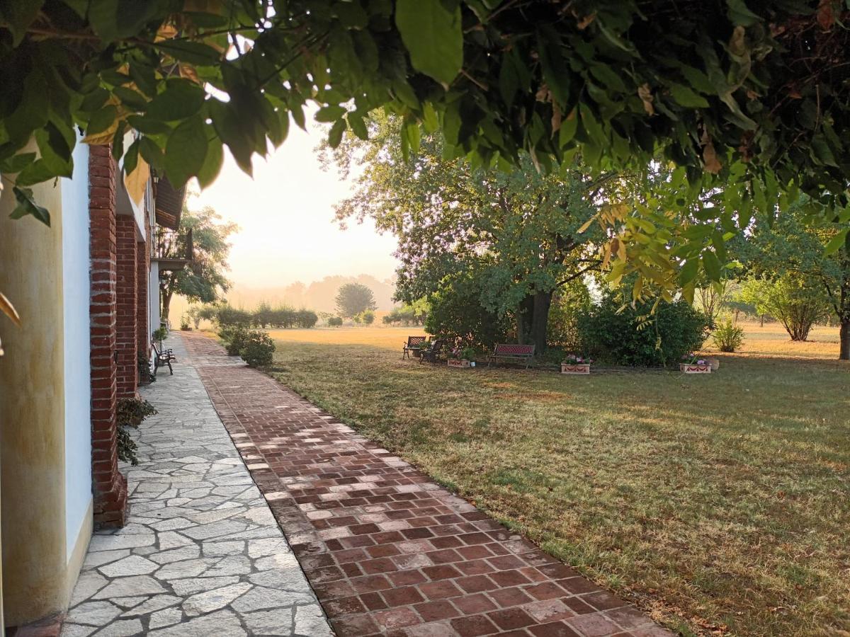 Guest House La Carolina Tigliole Екстериор снимка