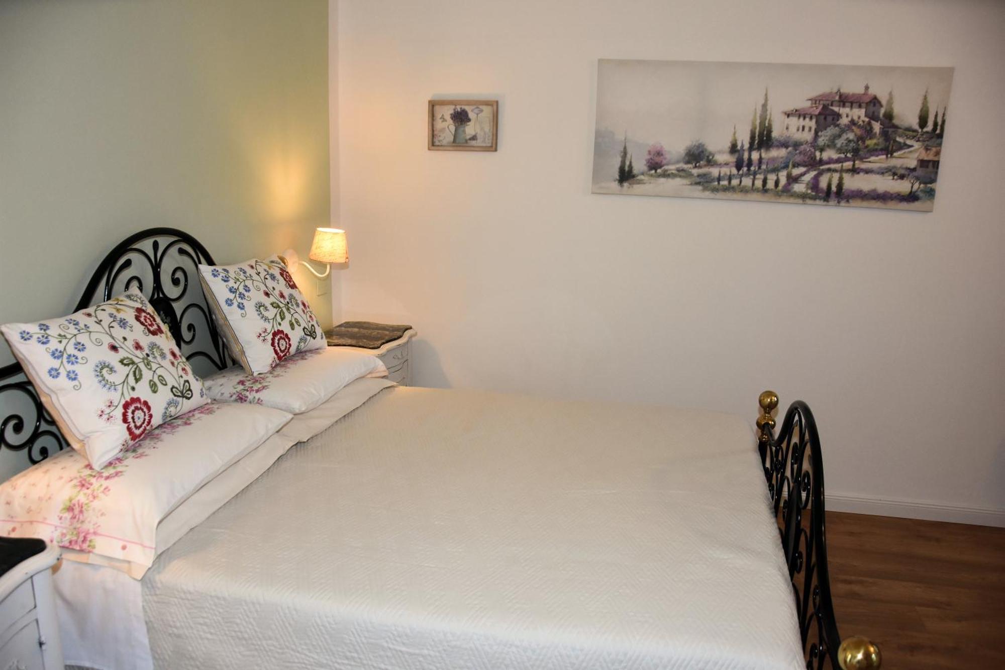 Guest House La Carolina Tigliole Екстериор снимка