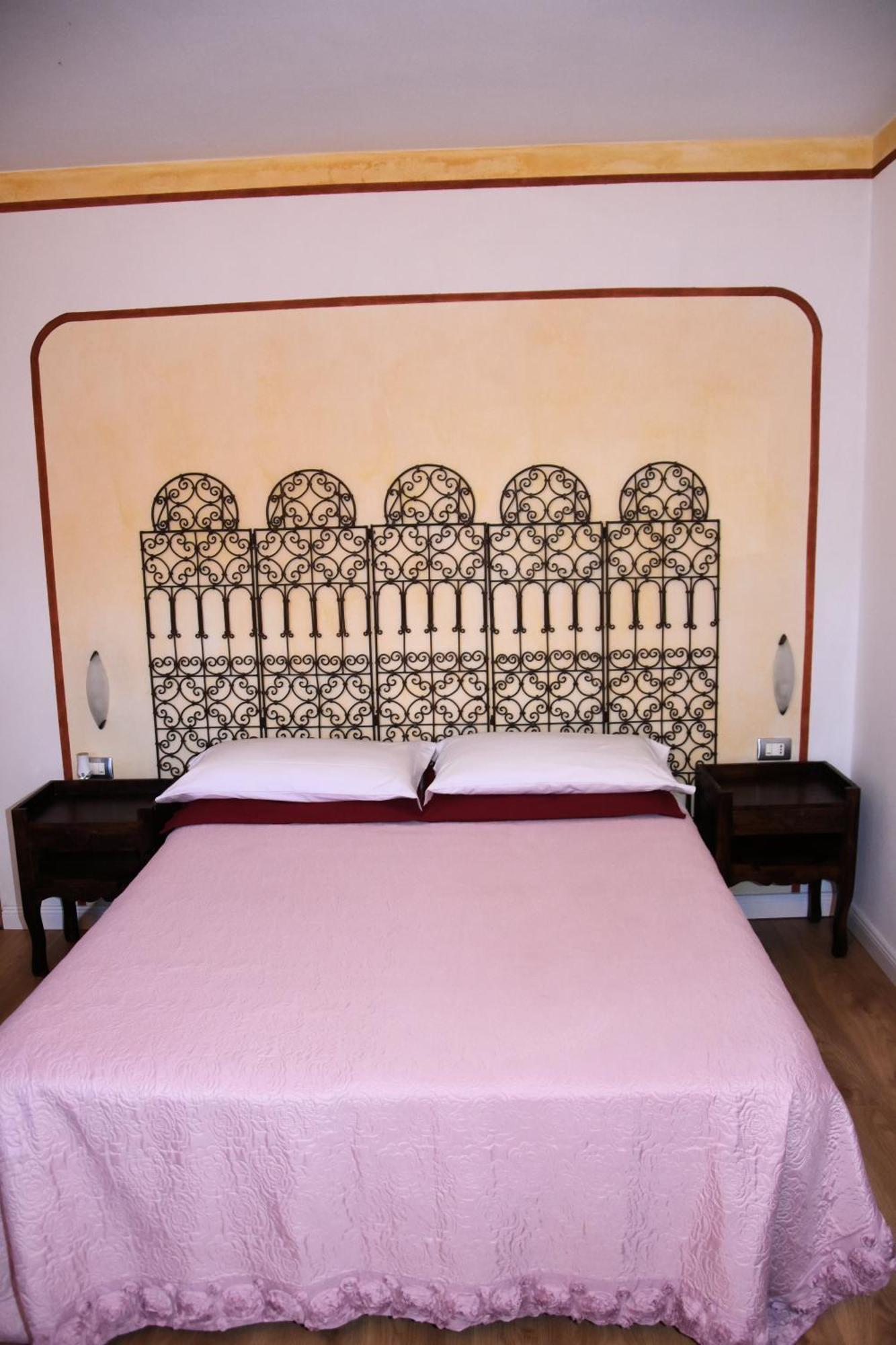 Guest House La Carolina Tigliole Екстериор снимка